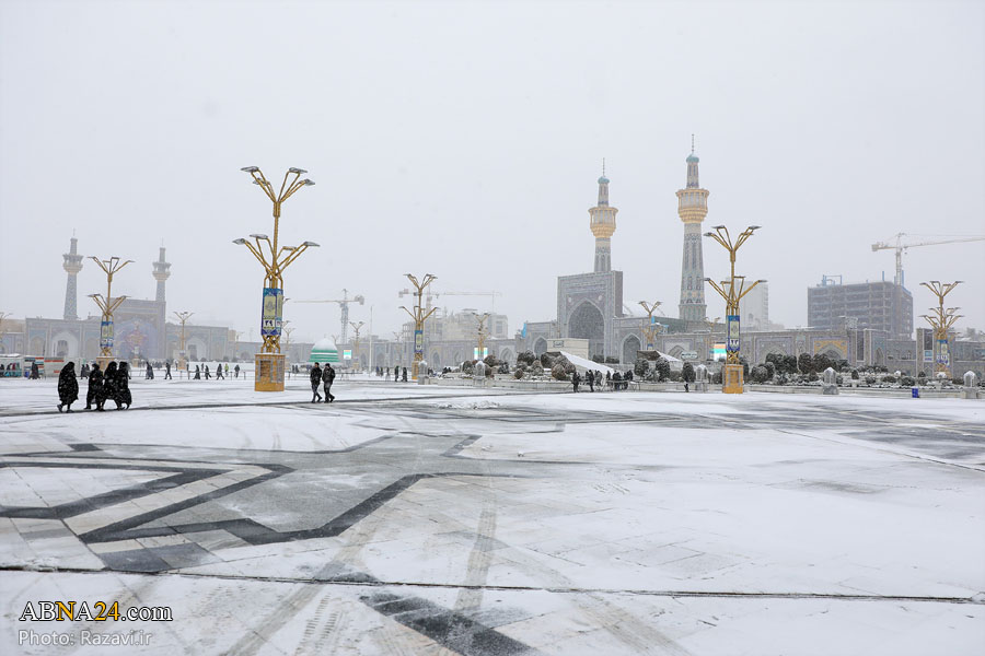 Фоторепортаж/ Снегопад в храме Имама Резы(мир ему)
