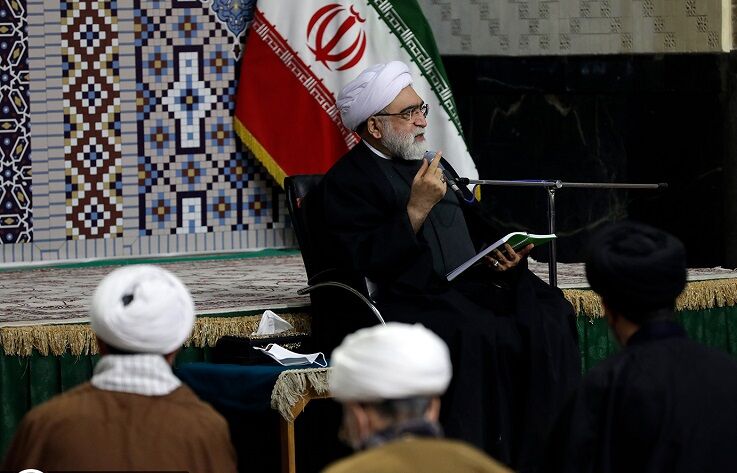 Senior Shia cleric: French magazine insult against source, sign of helplessness 