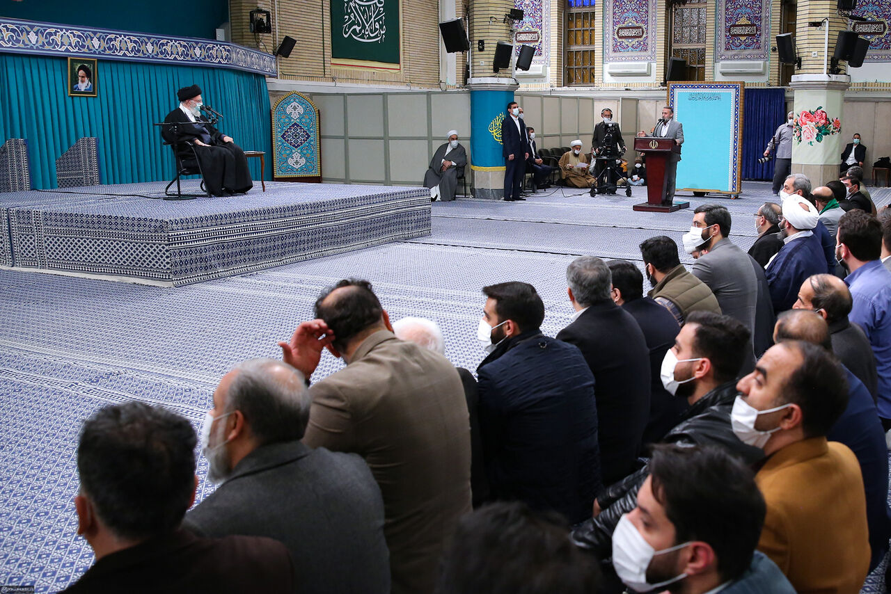 Imam Khamenei receives group of Ahl al-Bayt eulogists