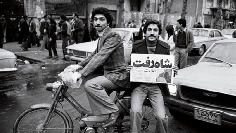 Iran, 44 anni fa il popolo festeggiava la fuga dello Shah