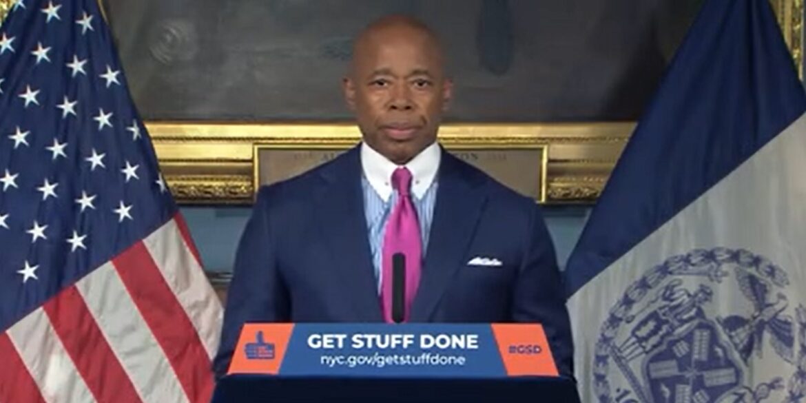 عمدة نيويورك: لا مكان في المدينة للمهاجرين