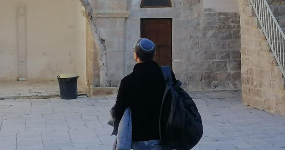Extremist Jewish Settlers storm the Prophet Musa mosque and shrine near Jericho