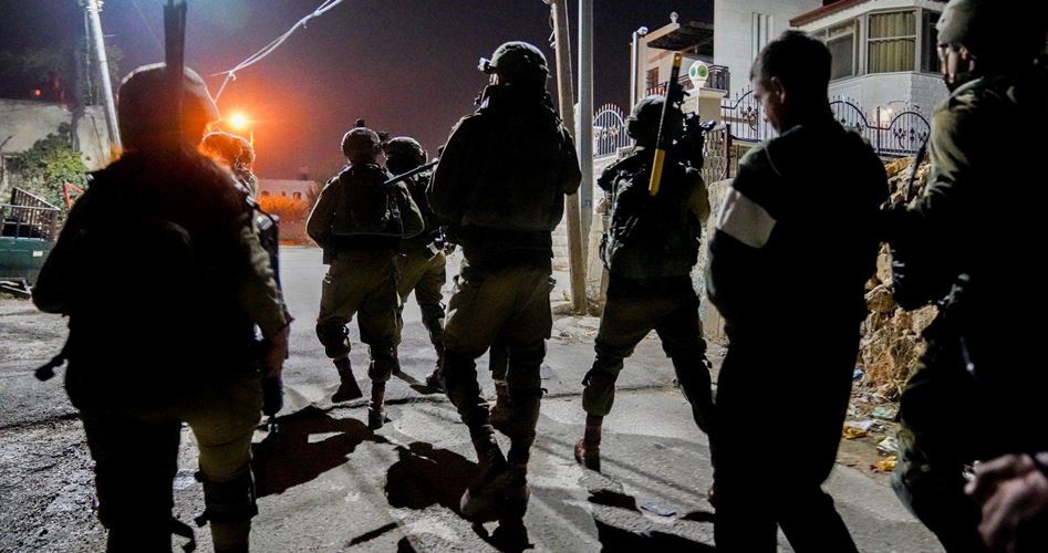 Israeli occupation forces kidnaps 20 Palestinians in W. Bank and al-Quds