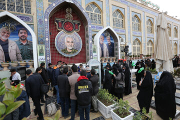 O cemitério "Golzar-e Shohada" em Kerman na véspera do terceiro aniversário do martírio do general Soleimani