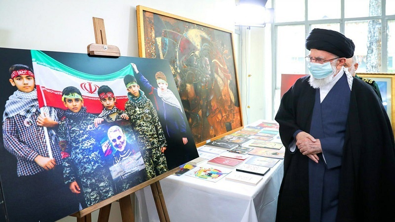 İslam İnkılabı Rehberi’nin "Şehit Süleymani" konulu kültürel üretimler sergisini ziyareti