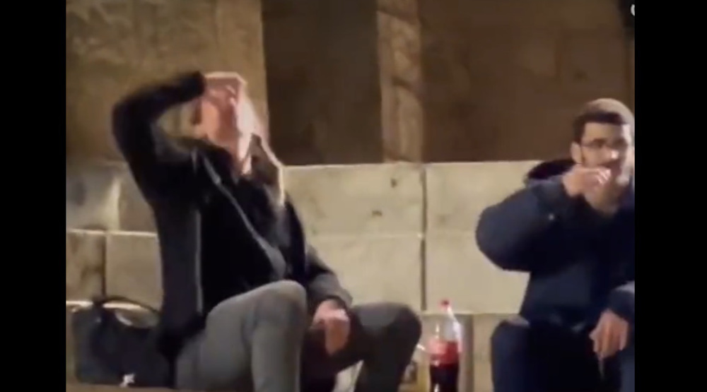  Video: Israeli settlers drink alcohol, urinate in holy al-Aqsa Mosque 
