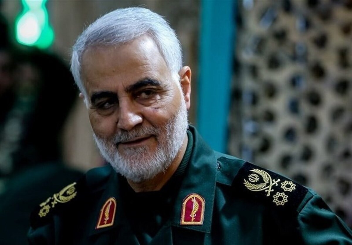 ويديو/ جزئیات برخورد سردار سلیمانی با خانم بد حجاب در هواپیما