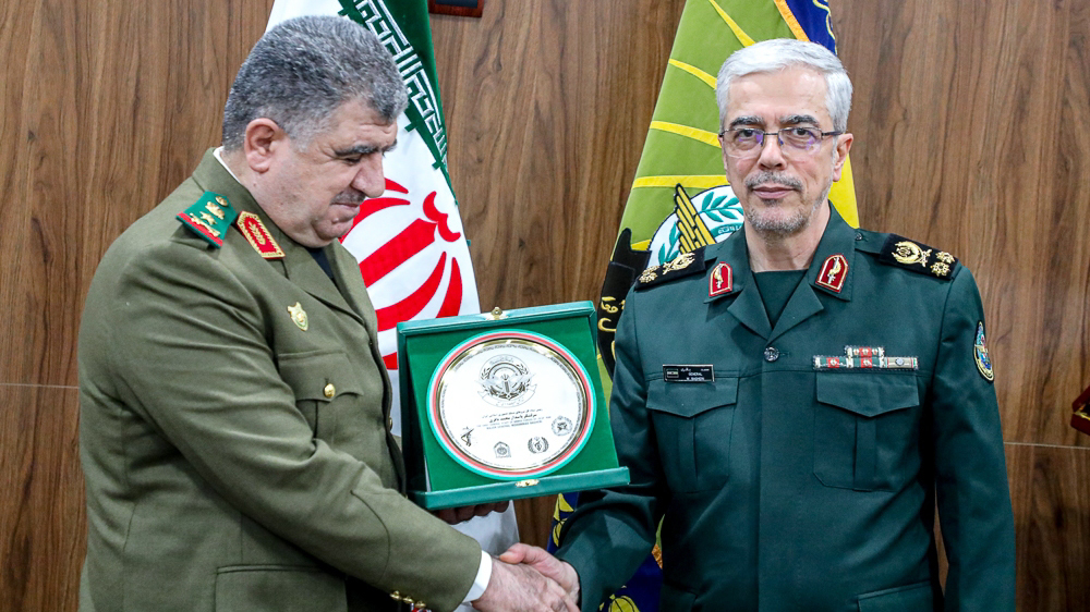  Top Iranian military general calls for closer defense ties, joint drill with Syria 