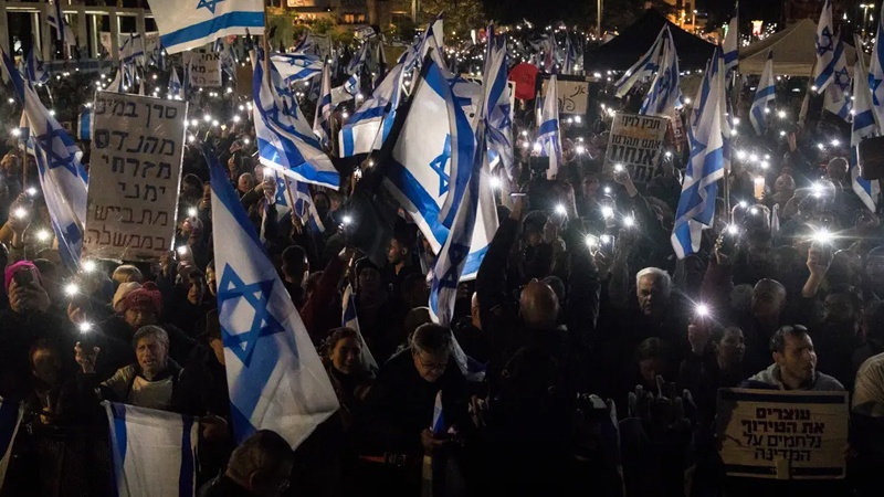 Netanyahu kabinesi dağılma sürecinde