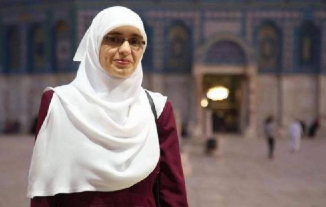 الاحتلال الصهيوني يمدد اعتقال سيدة فلسطينية بسبب اقتحامات المستوطنين