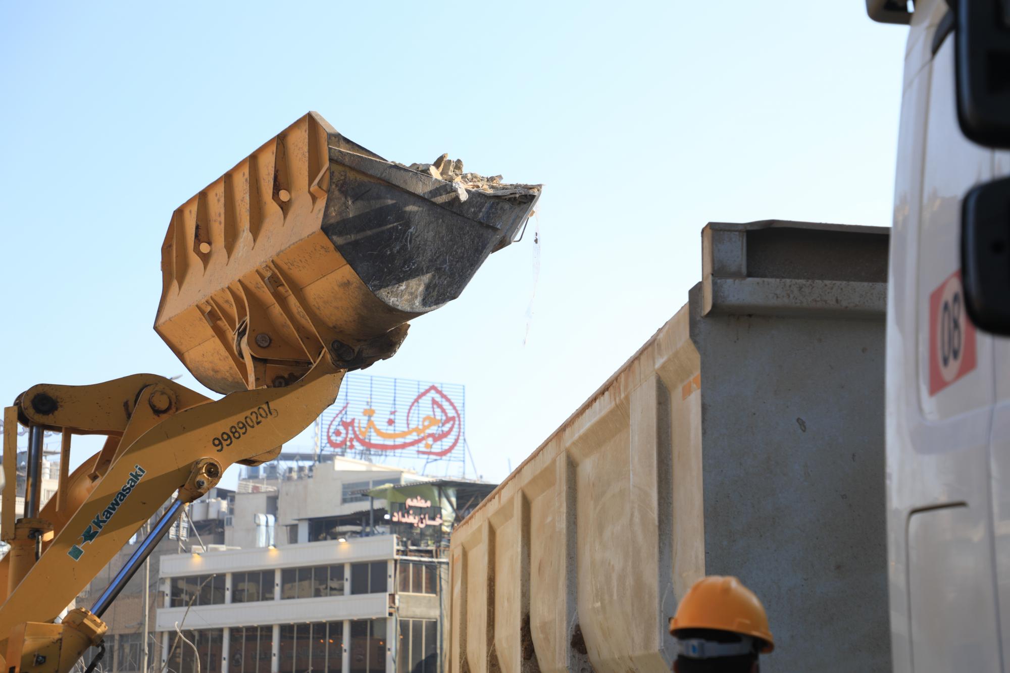 Engineers continue to remove buildings within Umm al-Baneen courtyard project