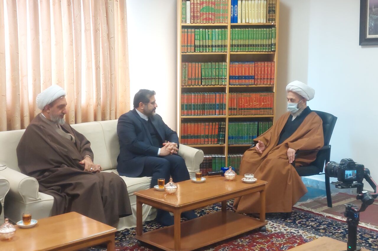 آیت الله سبحانی: اگر جوانان را با قرآن آشنا کنیم به انقلاب گرایش پیدا می‌کنند