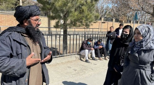 Продолжение политики Талибан, вызывающей напряженность и будущее Афганистана