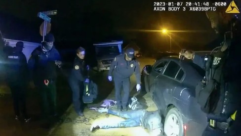 АБШ халгы полис вәһшилијиндән вә даһа бир гарадәрилинин гәтлиндән гәзәбләниб
