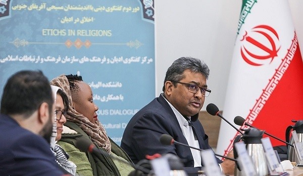 دیدگاه‌های اخلاقی ادیان انسان را به رستگاری می‌رساند