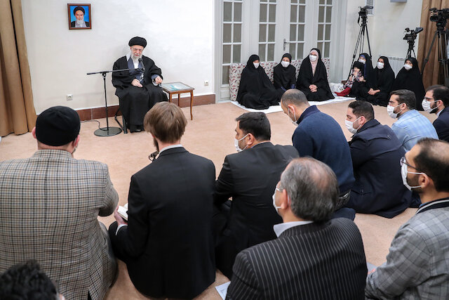 Imam Khamenei: New idea of Islamic Republic is a government based on religious principles, people