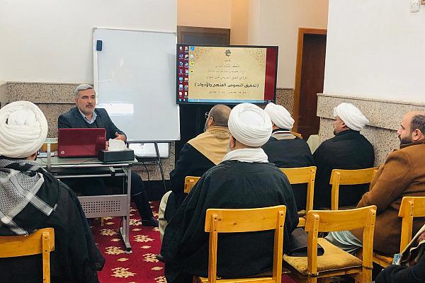 انعقاد دورة في تحقيق المخطوطات