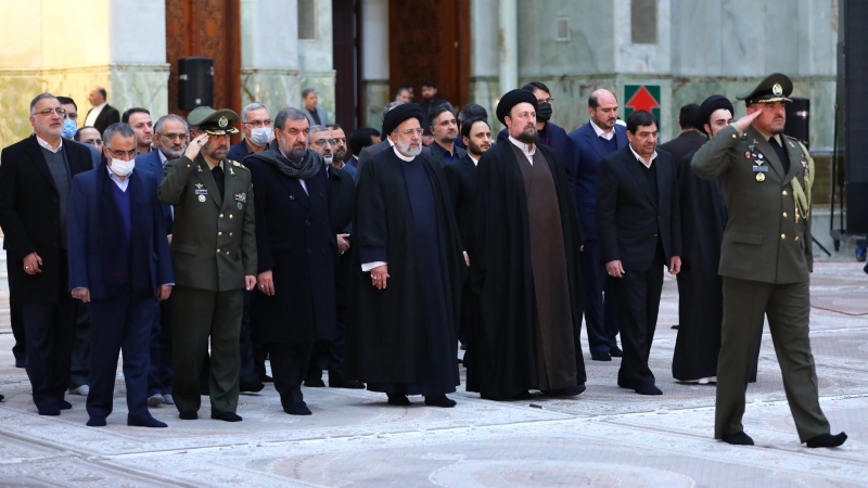 Iran, Presidente Raisi e suoi ministri al mausoleo Imam Khomeini