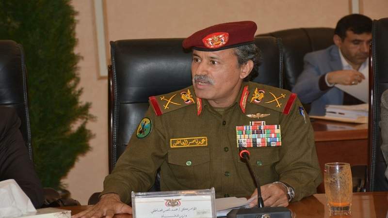 وزير الدفاع محذراً العدو: استمرار اللعب بالملف الإنساني سيقود المنطقة كلها إلى حافة الكارثة 