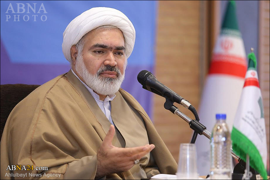 دکتر لک‌زایی: نمایشگاه "انوار هدایت" به صورت سالانه و در ایام مشخصی برگزار شود