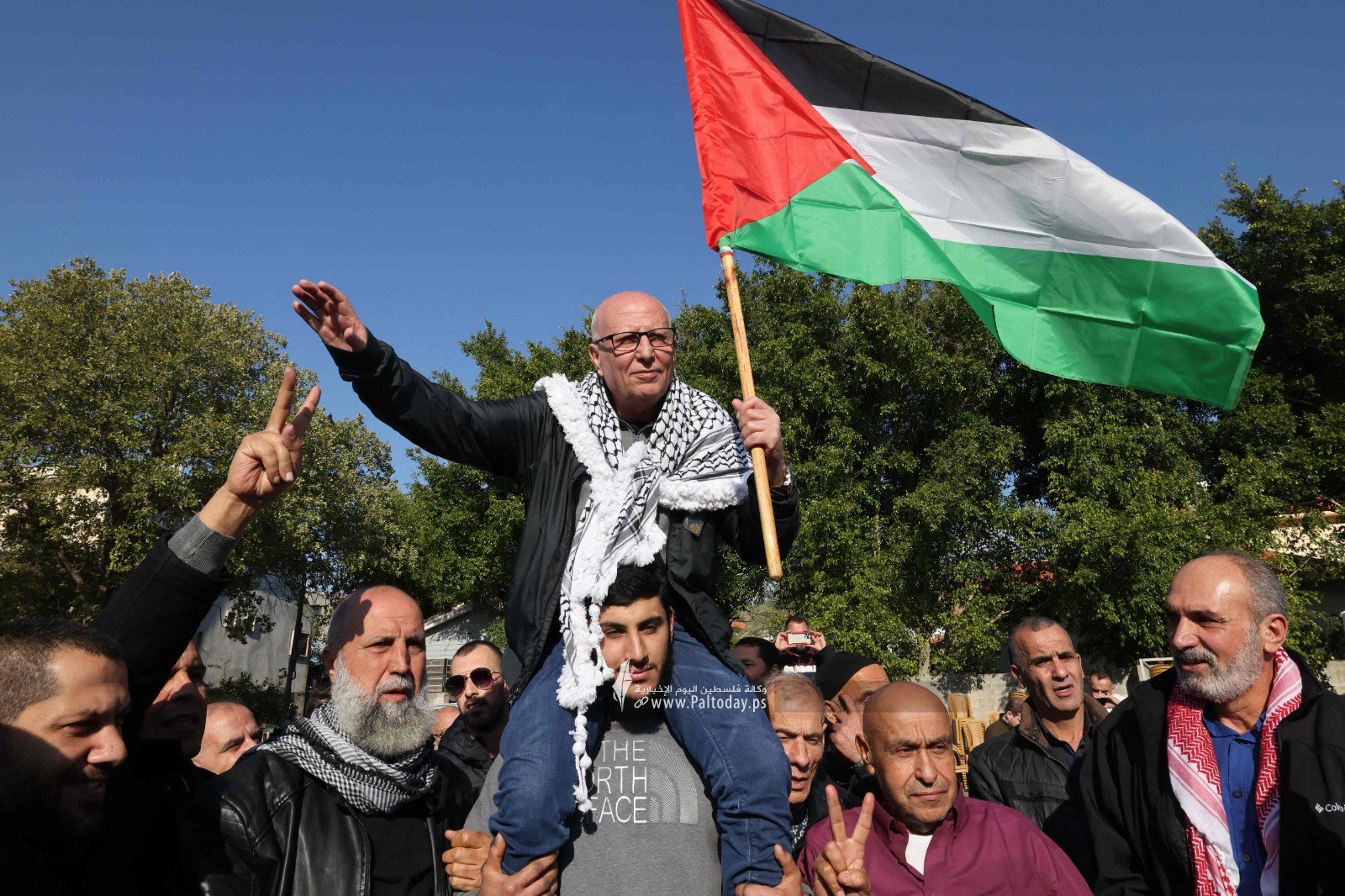 اطلاق سراح فلسطيني بعد 40 عاماً في سجون الاحتلال الإسرائيلي