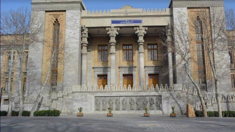 Iran macht Frankreich für beleidigende Karikaturen der berüchtigten Zeitschrift verantwortlich