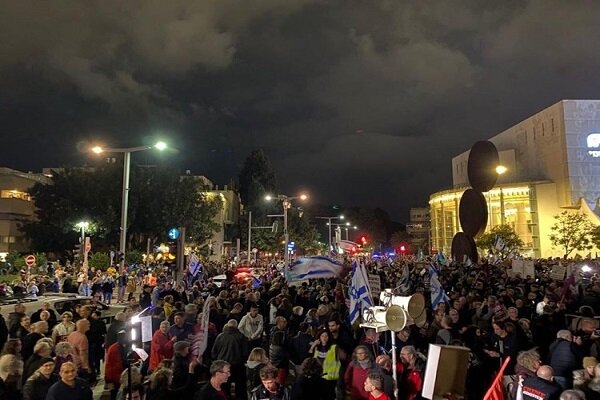 Thousands of Zionist settlers stage demonstration against Netanyahu