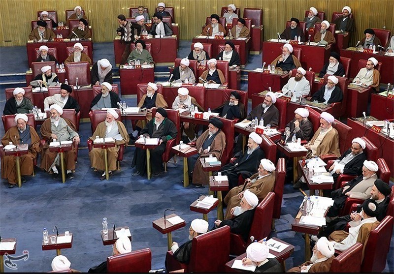 مجلس خبراء القيادة: التصرف الوقح للصحيفة الفرنسية همجية ثقافية 
