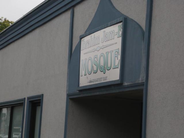 Islamophobia in Canada: Hamilton mosque speaks out after bomb threat