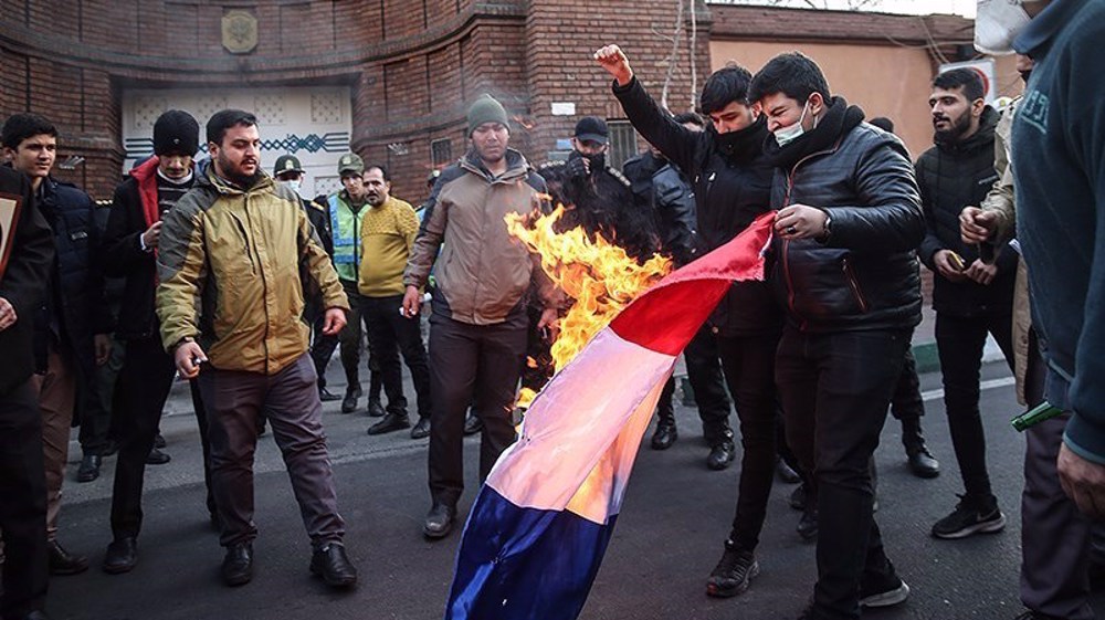 Thousands of Iranians protest Charlie Hebdo's controversial cartoons 