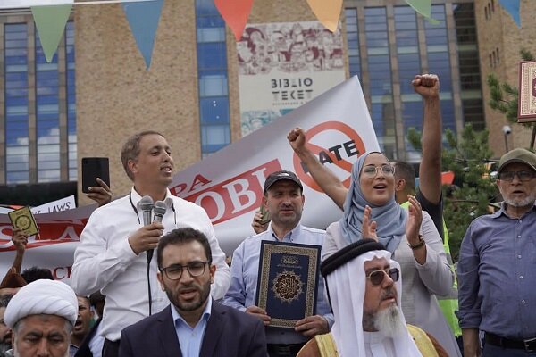 Video: Hundreds in Stockholm protest against Quran burning