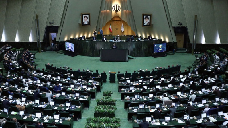 Iranisches Parlament stimmt Gesetzentwurf für Handelsministerium zu