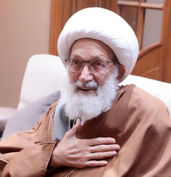 آية الله عيسى قاسم يجري غداعملية قسطرة في القلب بعد وعكة صحية ألمّت به