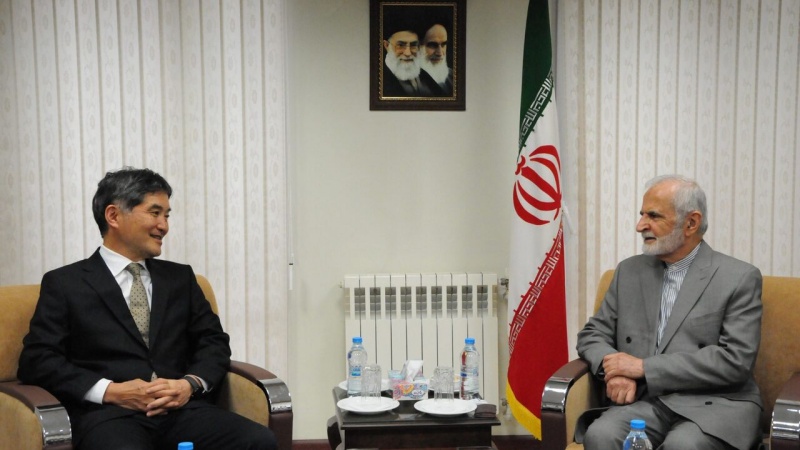イランと日本が二国間関係レベル向上を強調