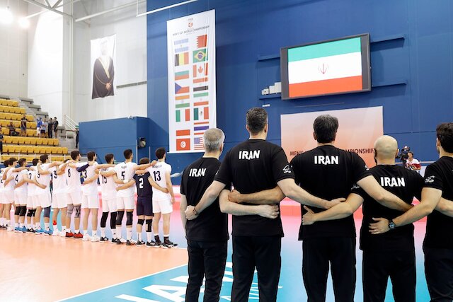 Binabati ni Imam Khamenei ang mga batang Iranian volleyball player sa world championship