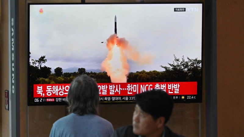 北朝鮮が短距離弾道ミサイル２発発射　５５０キロ飛行