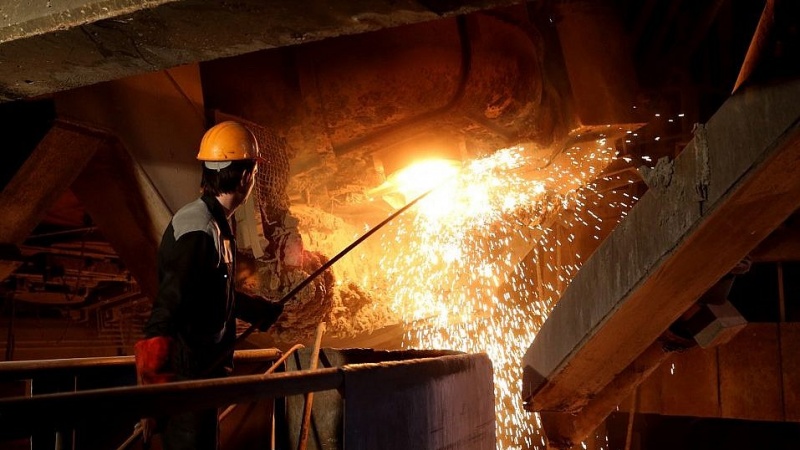 イランは、西アジア最大の鉄鋼生産国
