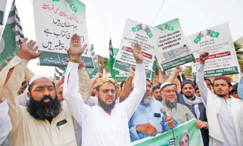 Video: Muslims across Pakistan hold protests against desecration of Qur'an