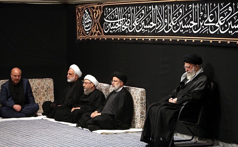 اقامة مراسم العزاء الحسيني بحضور قائد الثورة الاسلامية