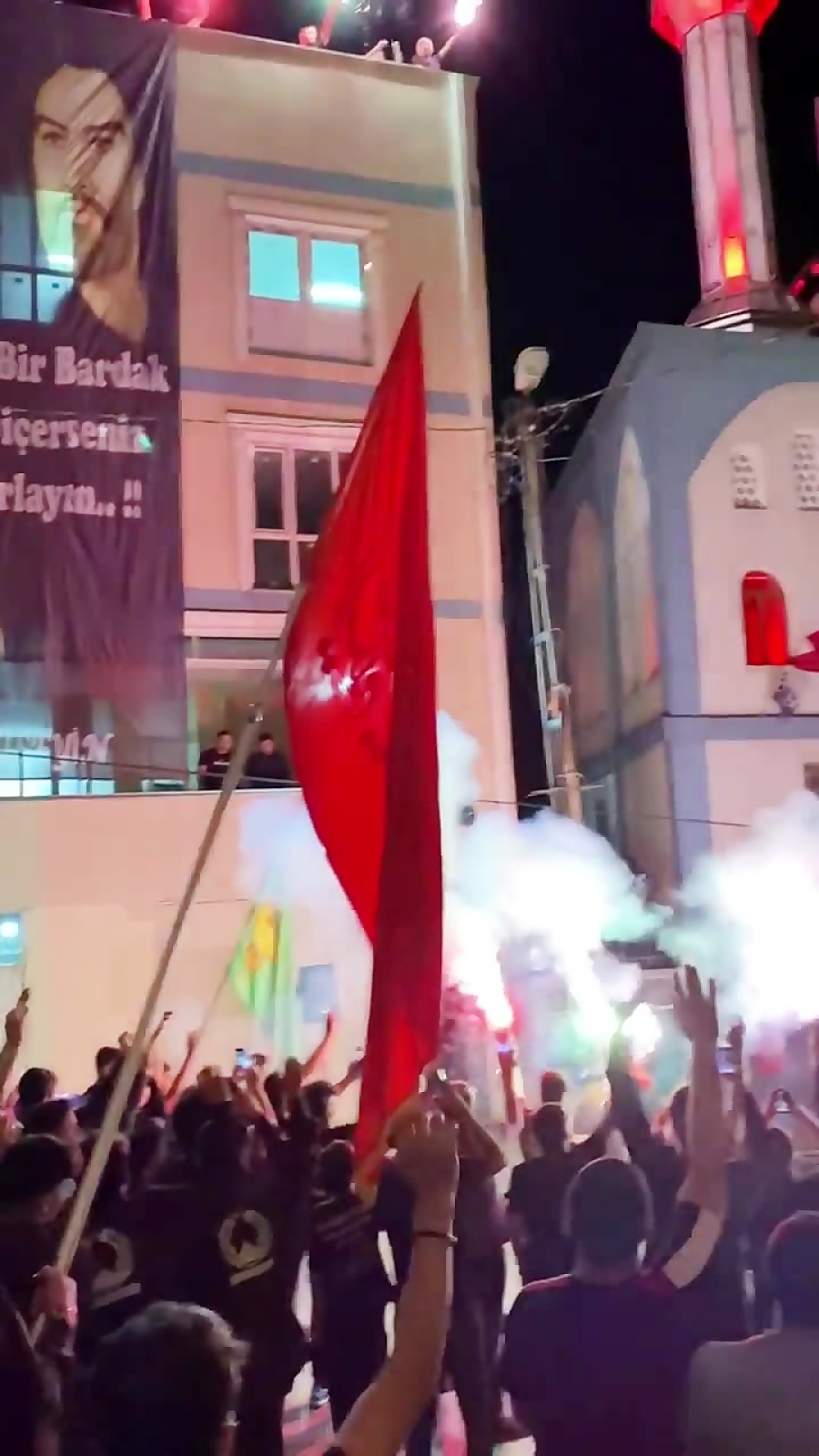 Labarin Cikin Bidiyo/ An Dora Tutar Imam Hussain (AS) A Unguwar Arnavot Koy Da K Birnin Istanbul