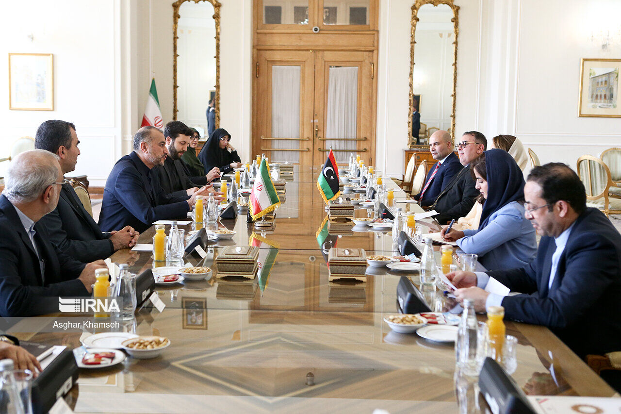 مباحثات بين ايران وليبيا لتطوير العلاقات الثنائية بين الطرفين