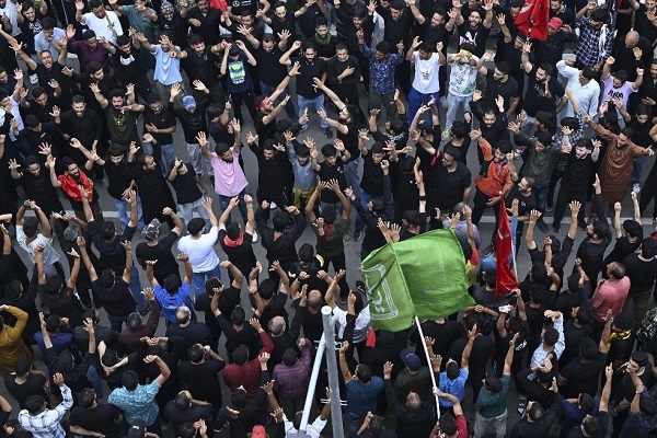 Srinagar witnesses first Muharram procession by Shia Kashmiris in three decades