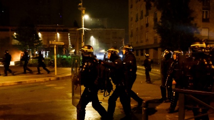  フランス警官労組、「デモ参加者は社会の害虫」