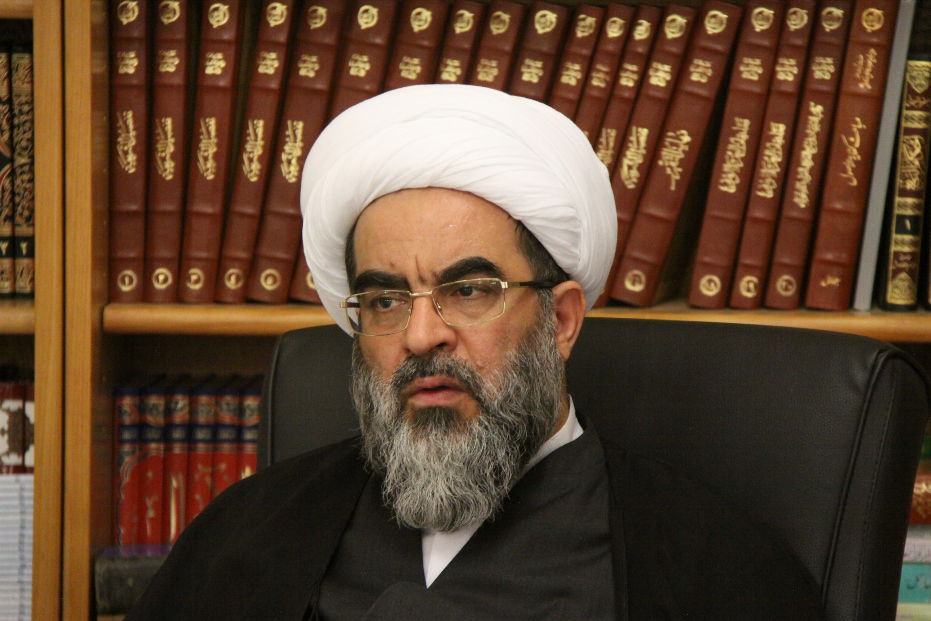 آية الله لنكراني: ان العدو يهدف من وراء حرق نسخة من القرآن الكريم ازالة قدسية الدين الاسلامي الحنيف