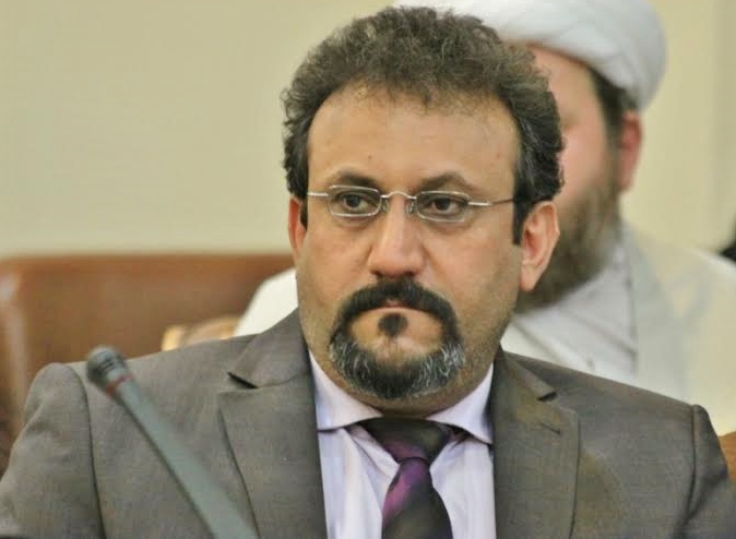 عليّ… وهل الحقُ إلا عليُّ …؟