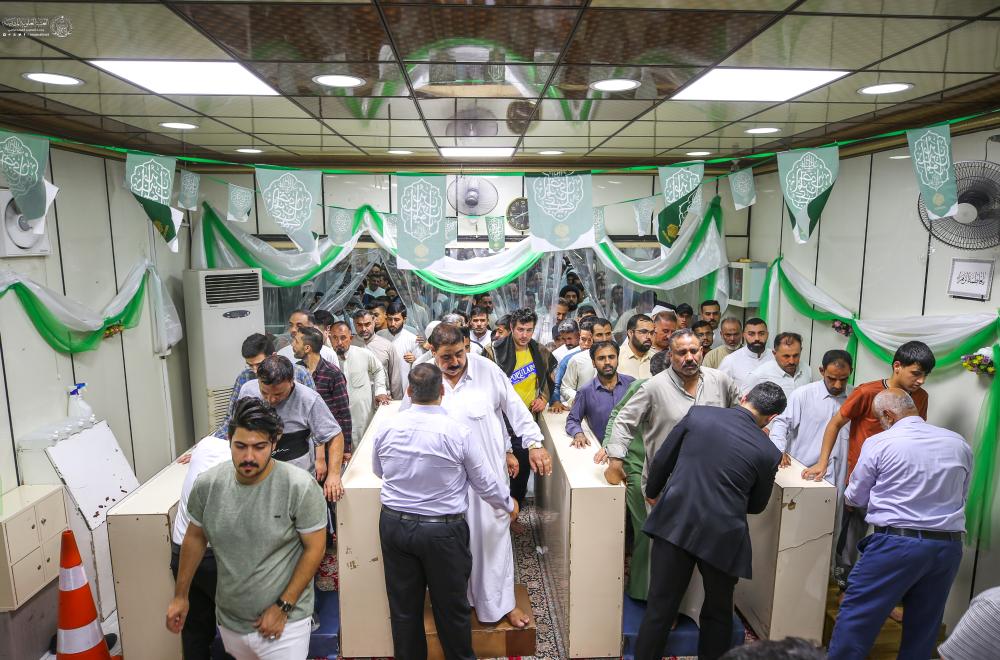 العتبة العلوية تستقبل أعداد كبيرة من الزائرين بيوم الغدير لتجديد البيعة عند مرقد أمير المؤمنين(ع)+(صور)