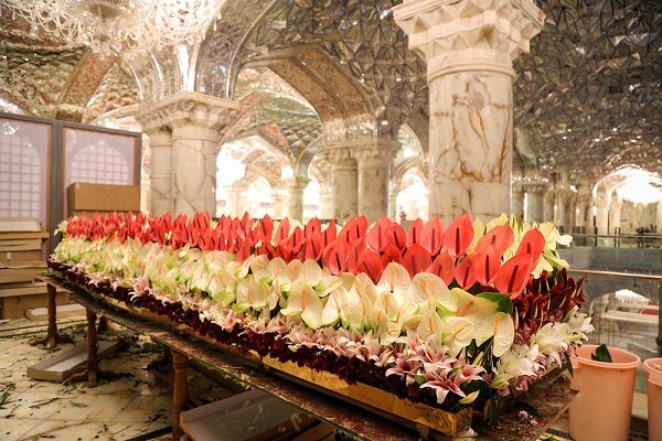 Nag-donate ng 5 toneladang bulaklak para palamutihan ang mga banal na dambana sa okasyon ng Eid al-Ghadir