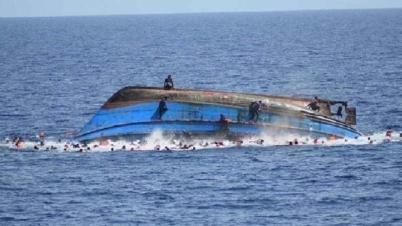 一载有非法移民的船只在突尼斯海域沉没 已致1人死亡10人失踪 一载有非法移民的船只在突尼斯海域沉没 已致1人死亡10人失踪