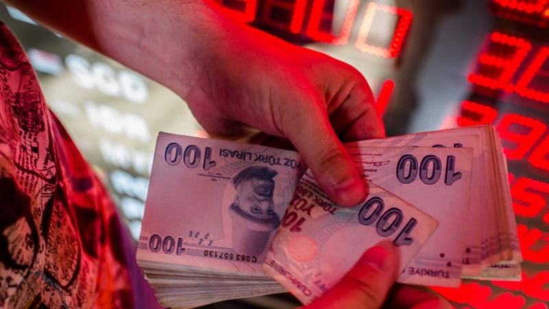 Hökumət lirənin ucuzlaşmasının qarşısı heç cür ala bilməz