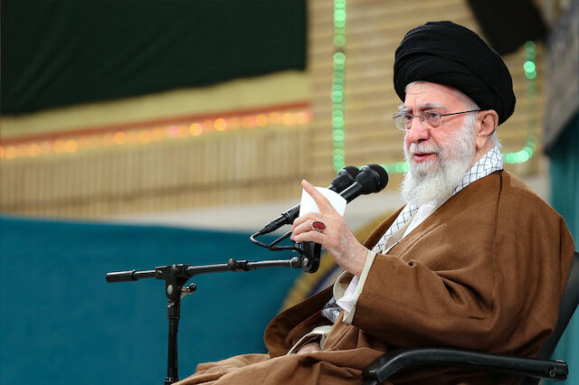 Imam Khamenei: Martyrdom attracts people hearts against enemies interests